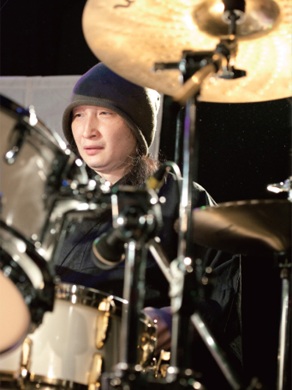 佐々木しげそ(Drums)